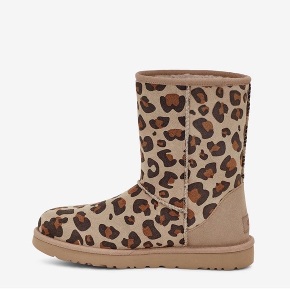 NWT UGG Classic Short II Bootie size 8 - Picture 6 of 13